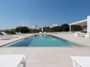 White Santa Maria Villa