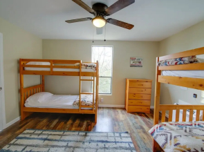 Dandridge Vacation Rental w/ Fishing Pier & Grill!