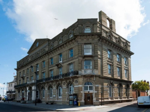 Admirals Harbour View 2-bed Apartment in Harwich