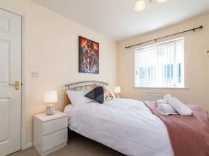 Mandarin Styles 3 Bedroom W/garden in Derby