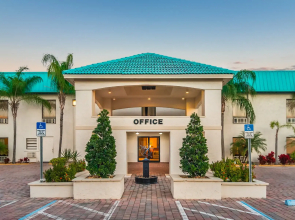 Days Inn By Wyndham Lake Okeechobee
