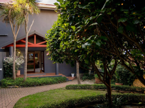 Edward Charles Manor