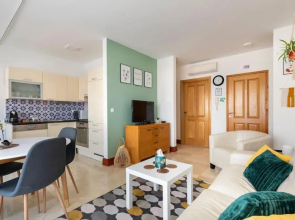 SeaEsta apartment Pool and Beach