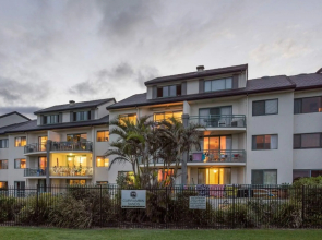 Currumbin Sands Holiday Apartments