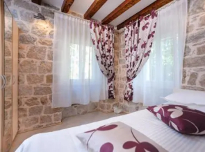 Apartment and Room Nona Stella