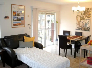 Downtown Chestnut Apartment