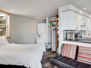 Square Bed ~ Round House