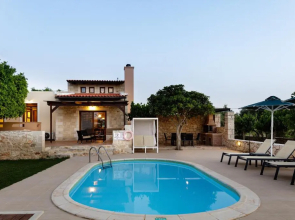 Stavromenos Villas - Private Pools & Seaview - 15 min from City Center