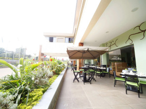 Отель Best Western Premier Garden Entebbe