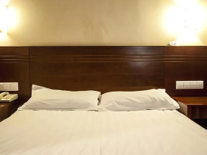 Qinhai Hotel