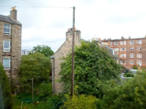 Bright & Quiet Edinburgh Home with Parking