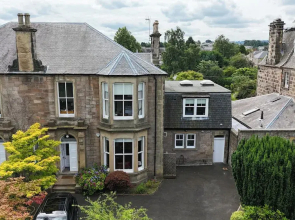19 Snowdon Apartment