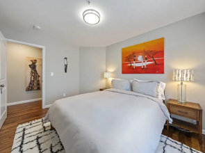 Simon Stays I African Oasis