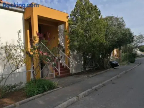 4 Roses Apartment