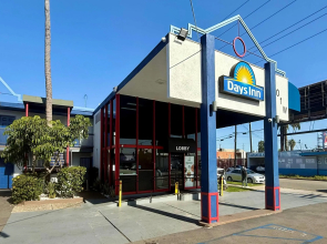 Days Inn by Wyndham Los Angeles LAX Airport/Stadium Area