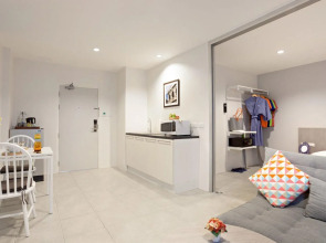 Отель Recenta Suite Phuket Suanluang