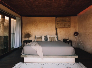 Radhoo Tulum