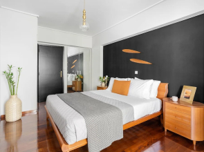 Fresh Detailed Stylish Apt at Acropolis