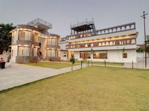Keshav Resort