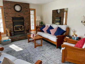 Bear Essentials Lakefront Hideaway