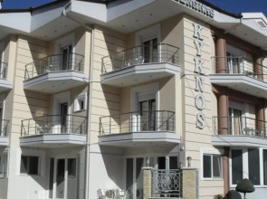 Kyknos De Luxe Suites