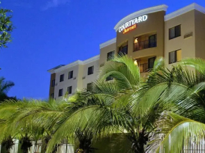 Courtyard by Marriott Miami at Dolphin Mall