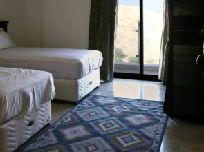 Serviced 2 bedroom apartment , with lovely view.