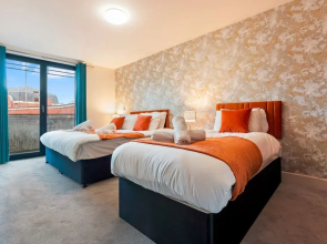 1 Bed Apartment Sleeps 5 - Balcony - Wifi & Tv