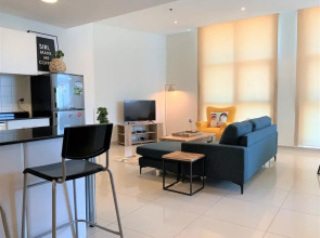 DHLA - Modern 2BR balcony in Marina