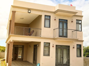 Villa With 4 Bedrooms in Pereybere, With Private Pool, Enclosed Garden