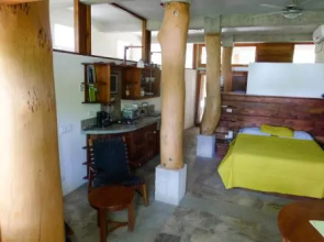 Amazing Studio Apartment with Pool - Close to Beach