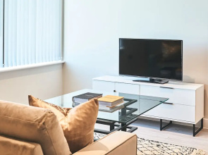 Seven Living Bracknell - Luxurious Chic Studio Apartments