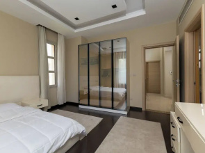 Villa With Private Pool In Beverly Hills