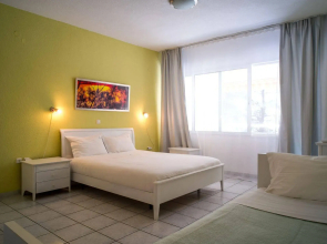 Dryades Hotel