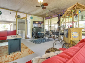 Walk to North Topsail Shores: Beach House w/ Gear!