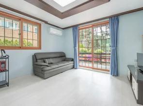 Taean Mongsanporangbadarang Shim Pension