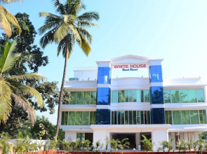 White House Beach Resort