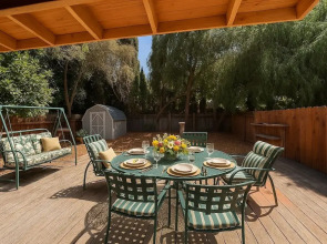 Walk to Google 3BR Home Yard & Kitchen