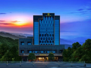 Qingqin Hotel