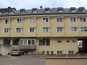 Lipp Apartments