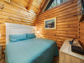 Parkway Treasure 3 Bedroom Cabin by Heavenly Views Resort