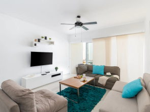 Stunning 3BR PH | Great Amenities & GYM | Best WiFi | 2 Stories