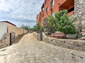 Cabo Condo w/ Balcony, Ocean Views & Resort Perks!