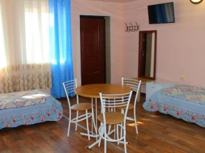 U Azovskovo Morya Mini-hotel
