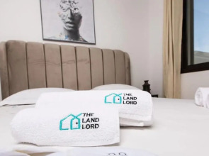 E24 Grand Luxe Tout Quip et Central