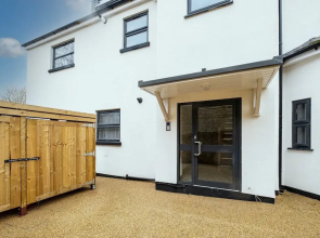 Crown Place 2 & 3 Bedroom Luxury Apts