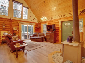 Donnelly Cabin w/ Private Deck: Near Lake Cascade!