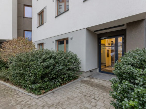 Spacious Apartment in Warsaw by Renters