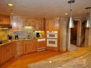 Stunning penthouse with 3,600 sq. ft. of luxury! by RedAwning - Save 20% on 7+ Nights!