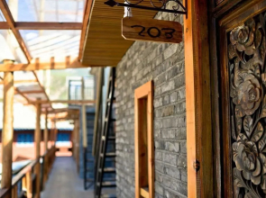 Luguhu Bense Inn